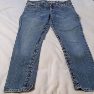 Aeropostale Women's Blue Denim Straight Leg Capri Jeans Size 5/6.